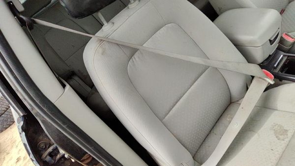 07-09 Grand Vitara Xl-7 Passenger Right Front Seat Belt Buckle Receiver Oem Gray — photo 3