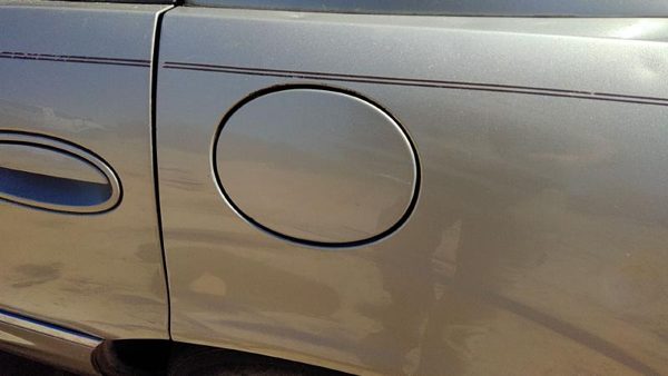 1997 Park Ave Ultra Fuel Tank Door With Hinge Gas Lid Oem Filler Silver 25665816 — photo 1