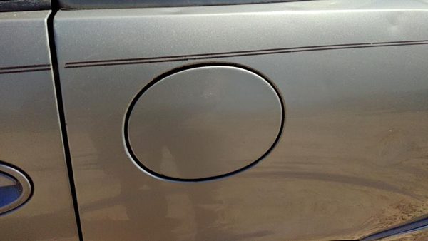 1997 Park Ave Ultra Fuel Tank Door With Hinge Gas Lid Oem Filler Silver 25665816 — photo 4