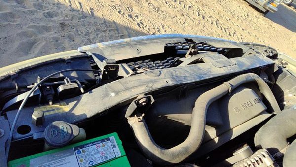 2001 Suburban 1500 Radiator Support — photo 4