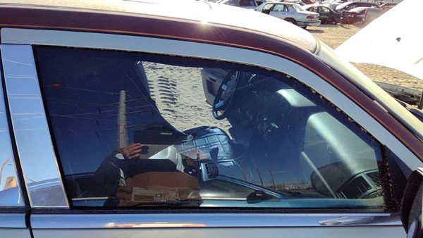 2005-2010 Chrysler 300 Passenger Right Front Side Window Door Glass Oem — photo 1