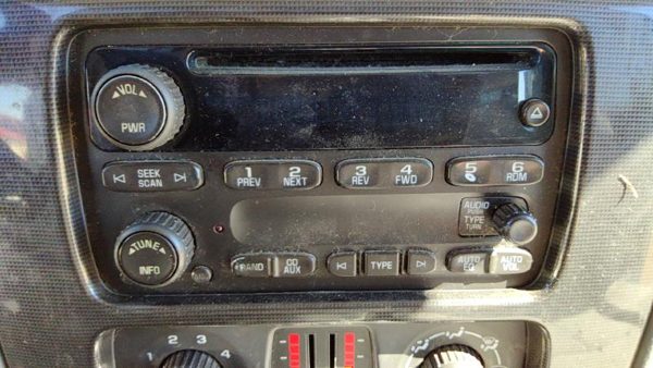 2005-2009 Gmc Envoy Stock Radio Oem Factory Stereo Cd Player Ub0 15850275 — photo 1