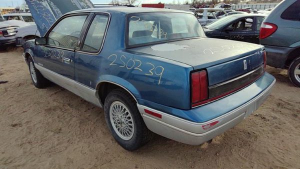 1989 Olds Calais — vehicle photo 6