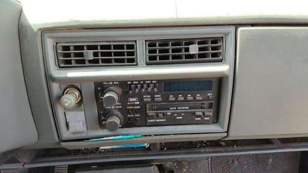 1986-1994 Chevy S10 Blazer Trim Bezel Around Radio Surround Dash Panel Oem Black — photo 3