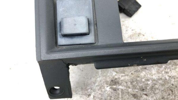 1986-1994 Chevy S10 Blazer Trim Bezel Around Radio Surround Dash Panel Oem Black — photo 9
