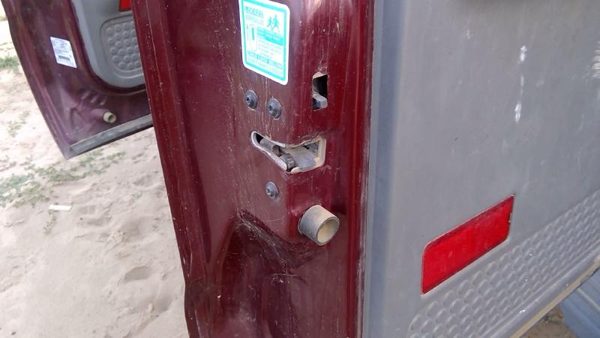 1999-2007 F350 Super Duty Driver Left Rear Door Latch With Rods/Cables Oem Back — photo 3