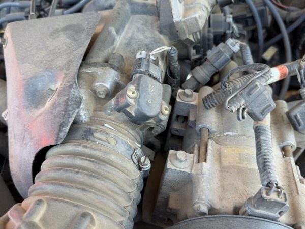1995-1997 Ford Ranger Throttle Body Valve Oem With Sensors 4.0L Automatic — photo 3