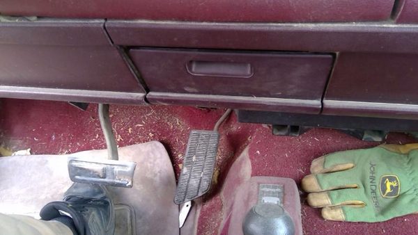 1988 Gmc Sierra 2500 Ash Tray Assembly Oem Slide Out Dash Red 15636806 — photo 2