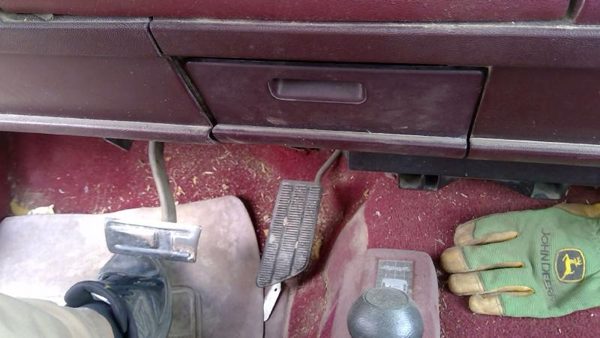 1988 Gmc Sierra 2500 Ash Tray Assembly Oem Slide Out Dash Red 15636806 — photo 4