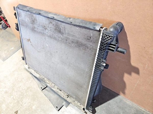 2011-2016 Ford F250 Radiator Oem 6.7L Powerstroke Bc3Z8005E — photo 4