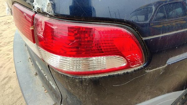 1998-2003 Toyota Sienna Passenger Right Outer Tail Light Brake Lamp Oem Rear — photo 2