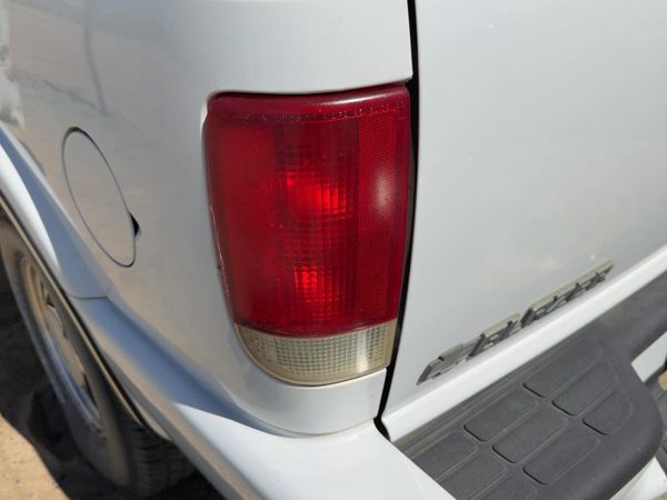 1995-2005 Chevy S10 Blazer Driver Left Tail Light Brake Lamp Oem Rear 19179358 — photo 3