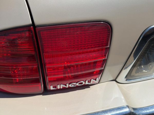 2001-2002 Lincoln LS Passenger Right Inner Tail Light Brake Lamp Rear LS Emblem — photo 2