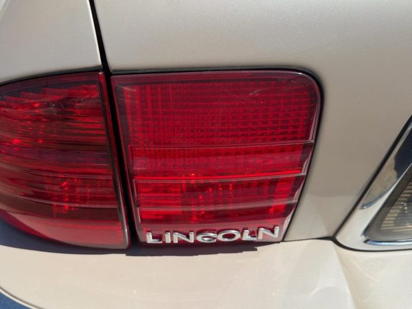 2001-2002 Lincoln LS Passenger Right Inner Tail Light Brake Lamp Rear LS Emblem — photo 3