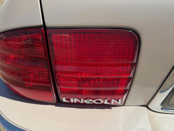2001-2002 Lincoln LS Passenger Right Inner Tail Light Brake Lamp Rear LS Emblem — photo 4