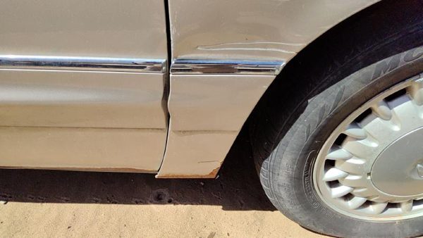 97-05 Park Ave Ultra Passenger Right Moulding From Fender Oem Trim Strip Silver — photo 2