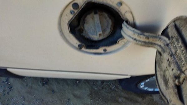 1984-1994 Ford Tempo Fuel Filler Neck Assembly With Gas Cap Oem — photo 3