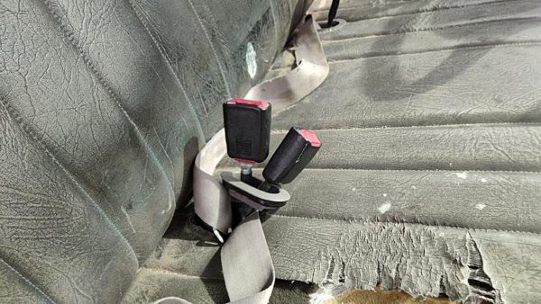 97-01 F250 Super Duty Passenger Right Front Seat Belt Buckle Receiver Oem Gray — photo 1