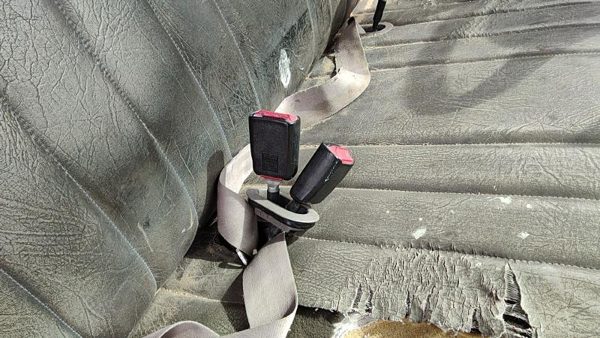 97-01 F250 Super Duty Passenger Right Front Seat Belt Buckle Receiver Oem Gray — photo 2