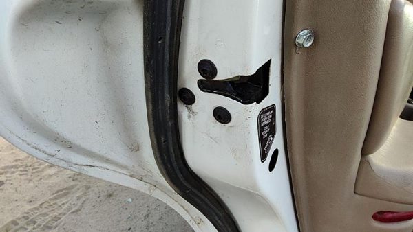 1997-2004 Buick Regal Driver Left Rear Door Latch With Rods/Cables Oem Back — photo 3