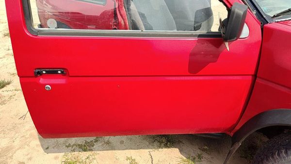 1995 Nissan Pathfinder Front Door RH Red — photo 1