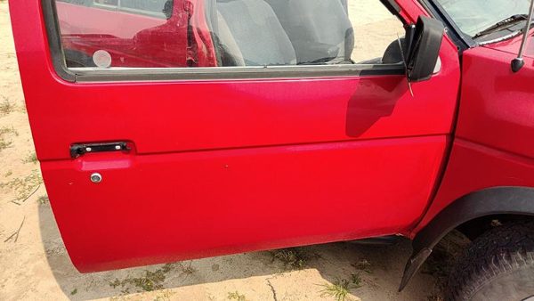 1995 Nissan Pathfinder Front Door RH Red — photo 3