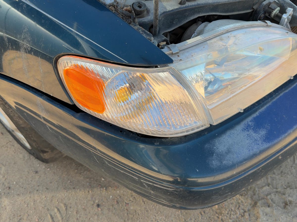 98-00 Corolla Passenger Right Front Turn Signal Light Lamp Oem Fender Mounted