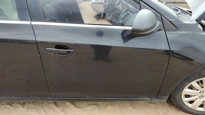 2011 Chevy Cruze Front Door RH Black Gar