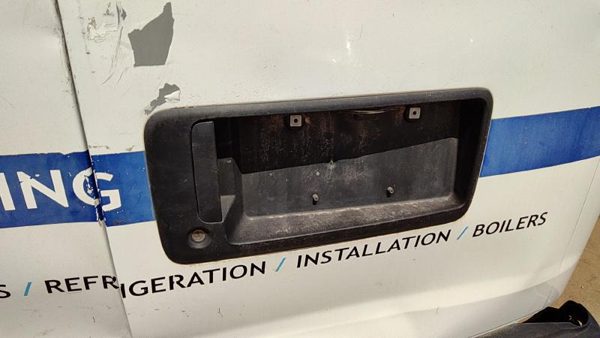 2010-2014 Chevy Express Van Rear License Plate Trim Panel Mount With Handle Oem — photo 3
