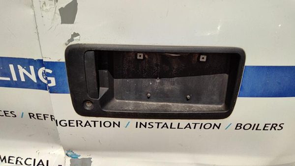 2010-2014 Chevy Express Van Rear License Plate Trim Panel Mount With Handle Oem — photo 2