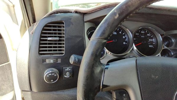 2008 Chevy Silverado 2500 Dash Panel Ebony 19D — photo 1