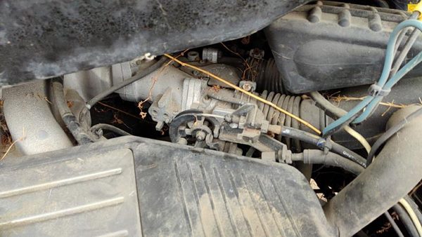 2001-2003 Toyota Sienna Throttle Body Valve Oem With Sensors 3.0L 222100A140 — photo 4