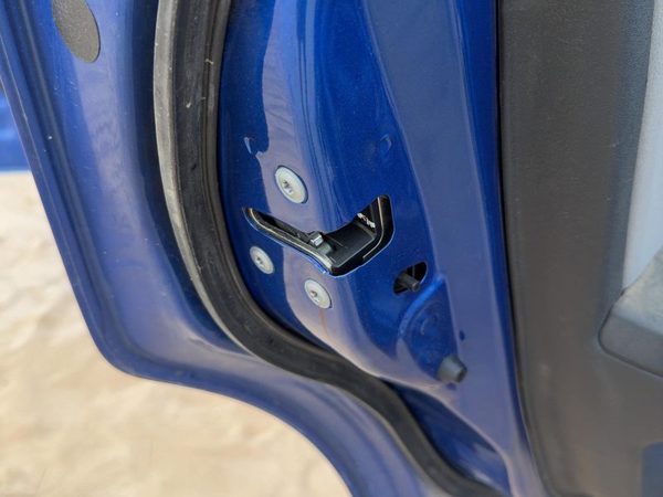 2011-2012 Nissan Sentra Driver Left Rear Door Latch With Rods/Cables Oem Back — photo 2