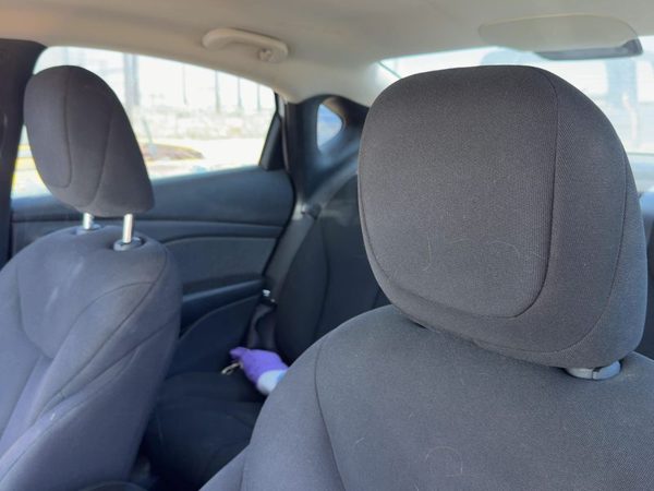 2013 Dodge Dart Pair Of Front Headrests Oem Left Right Set Seat Black B7X9 — photo 1