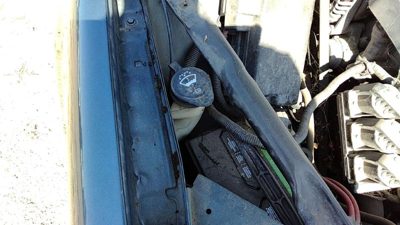 2007 Pontiac Grand Prix Washer Bottle