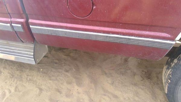 88-99 Gmc Sierra 2500 Driver Left Rear Moulding On Quarter Panel Oem Front Box — photo 4
