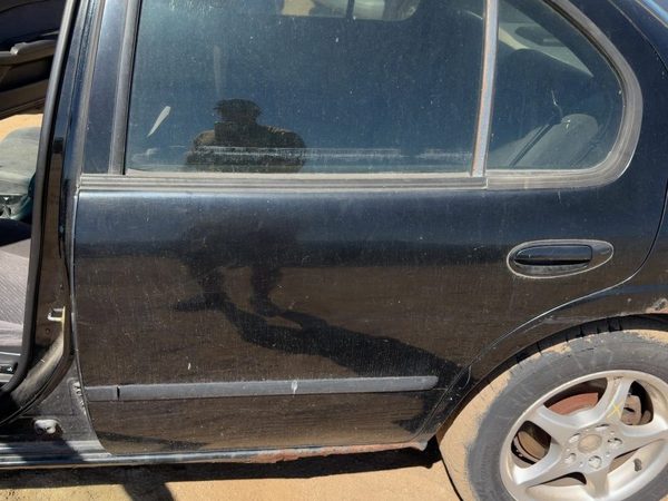 1996 Nissan Maxima Rear Door LH Black — photo 3