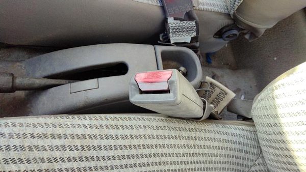 1994-1997 Ford Aspire Driver Left Front Seat Belt Buckle Receiver Oem Gray — photo 2