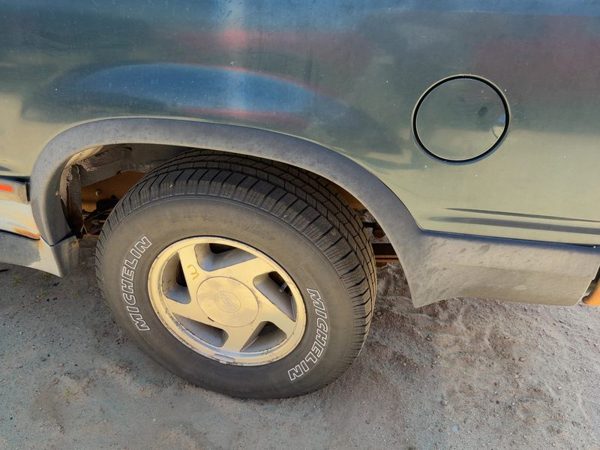 91-94 Ford Explorer 2 Dr Driver Left Rear Wheel Flare Moulding OEM Back — photo 1