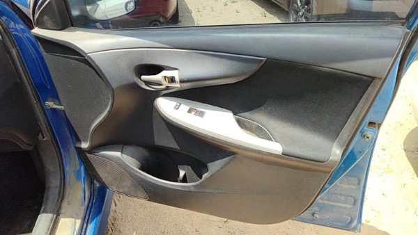 09 10 Corolla Passenger Right Front Inside Door Trim Panel Wh Switches Charcoal — photo 2