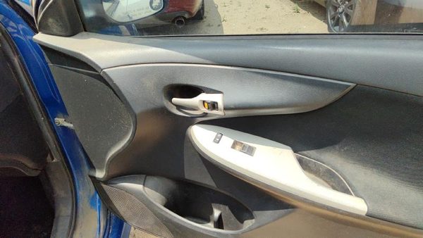 09 10 Corolla Passenger Right Front Inside Door Trim Panel Wh Switches Charcoal — photo 5