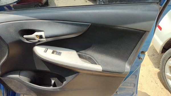 09 10 Corolla Passenger Right Front Inside Door Trim Panel Wh Switches Charcoal — photo 4