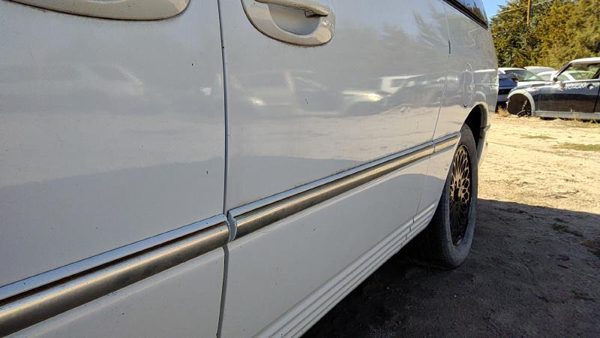1998 Chrysler Town Cntry Rear Door LH Pwp Golden White — photo 6