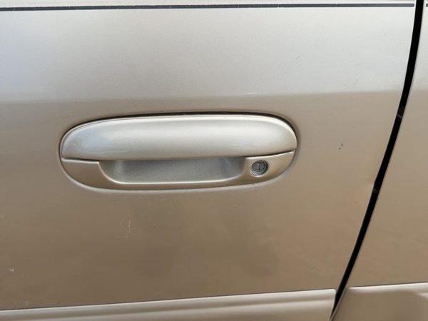 2004-2007 Buick Rainier Driver Left Front Outside Door Handle Oem Cashmere 15U — photo 1
