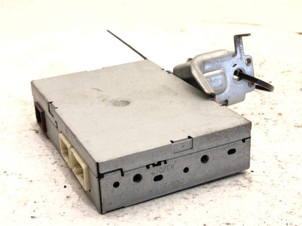 2010-2011 Toyota Tundra Multimedia Interface Control Module Computer Oem — photo 6