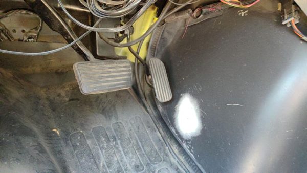 2002 Chevy Express 3500 Pedal Assembly — photo 1