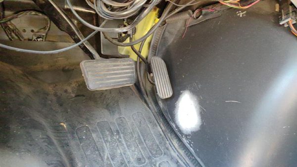 2002 Chevy Express 3500 Pedal Assembly — photo 2