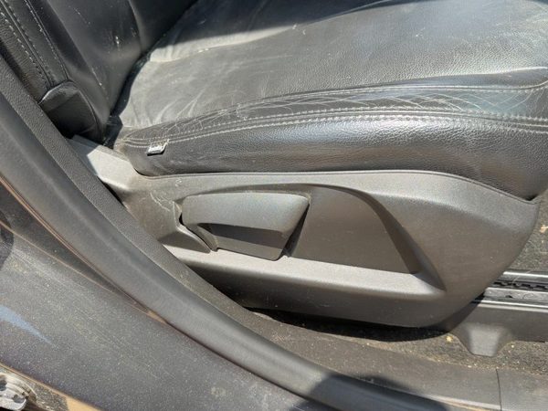 2014 Chevy Equinox Passenger Right Side Seat Trim Panel Oem Black 01A — photo 1