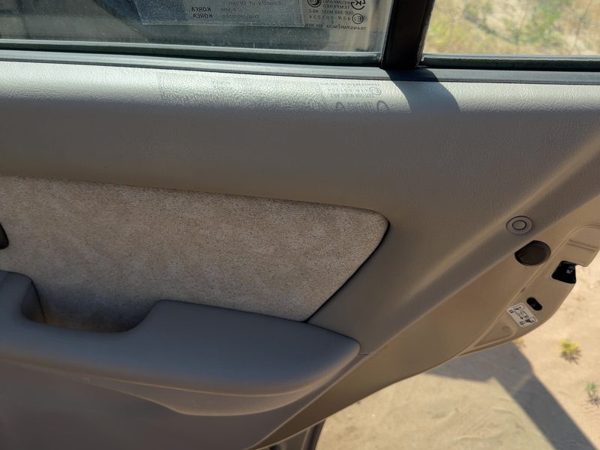 01-03 Elantra Passenger Right Rear Door Trim Panel With Switches Back Cloth Gray — photo 3