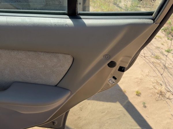 01-03 Elantra Passenger Right Rear Door Trim Panel With Switches Back Cloth Gray — photo 4